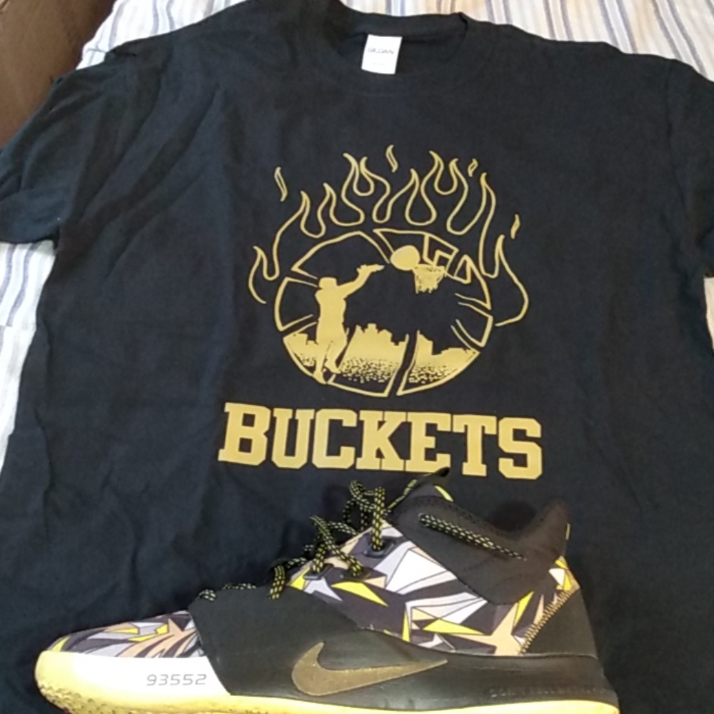 Buckets T shirt